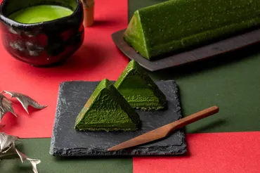 祇園辻利゛種類の抹茶゛を堪能する年クリスマスケーキ、従来比倍の濃厚抹茶ムースやガナッシュ