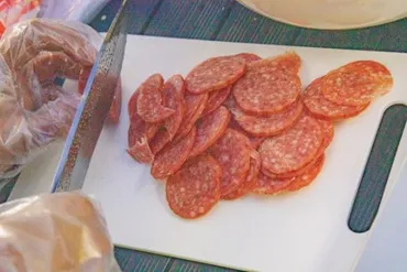 サラミの保存方法は?開封前は常温・開封後は冷蔵か冷凍が安全・レシピも