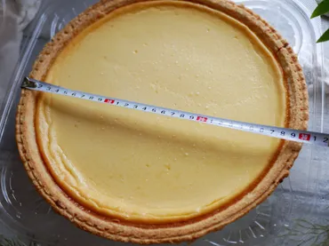 なんと直径!コストコで売れてる「トリプルチーズタルト」って?
