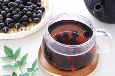 黒豆茶の驚きの効果とは?成分・効能や飲む際の注意点を解説
