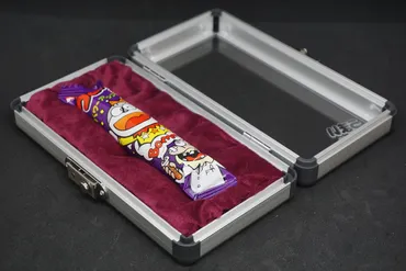 プロの本気】アルミケース専門家の技術が結集「うまい棒ケース」爆誕月日にクラファン開始