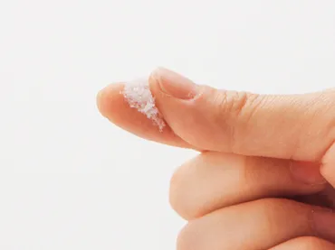 「塩少々」と「塩ひとつまみ」の世界へ！レシピの味付け、疑問を解決？料理の味付けの基礎知識: 「塩少々」と「塩ひとつまみ」の量、計算方法