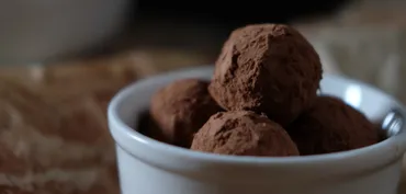 チョコレートは健康的なおやつ？選び方や効果、おすすめ商品まで徹底解説！チョコレートの魅力と健康効果：カカオポリフェノールに着目