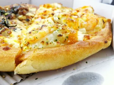 :「ピザハット」の生地がリニューアル!「新パンピザ」を食べみた!~、、日目~【倶楽部】