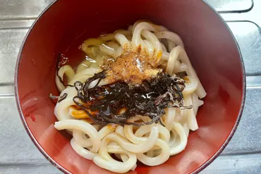 だれウマ氏の「冷やし油うどん」は爆速でできるのに飲める美味しさ これはハマる… – Sirabee