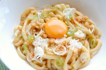 5分でごはんだよ～】やる気ゼロ％でもOK！超ズボラ飯「たぬき油うどん」は焼肉のたれ使いで大優勝♪ 