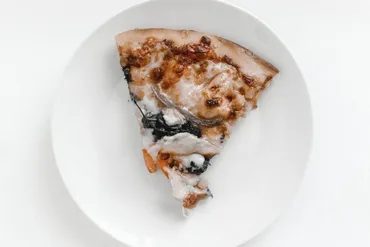 宅配ピザ屋が教える】余ってしまったピザの保存方法、美味しい食べ方とは。