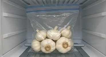 ニンニクは野菜室や常温で保存しないでください!」八百屋からのお知らせ!そのワケとは(青髪のテツ)
