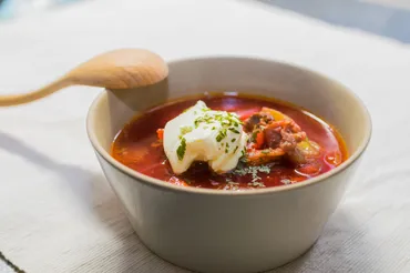栄養満点！簡単にできる、とろっとろの牛すじのボルシチのレシピ・作り方 