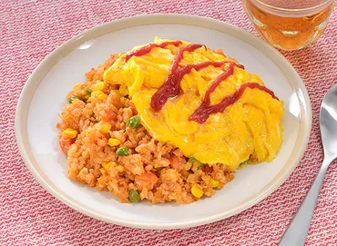 大豆ミンチとカリフラワーライスを使ったヘルシーオムライス 
