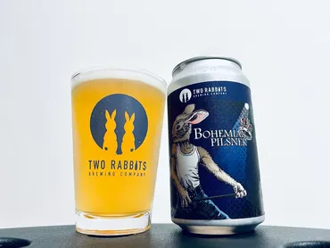 ピルスナービールの魅力とは？誕生から多様なスタイル、相性抜群のおつまみレシピまで徹底解説！黄金色の誘惑：ピルスナーの世界