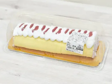 いまコストコで買える巨大スイーツはさくらんぼ尽くし! 『チェリーロールケーキ』はさわやか甘酸っぱいフレーバーを堪能できるっ