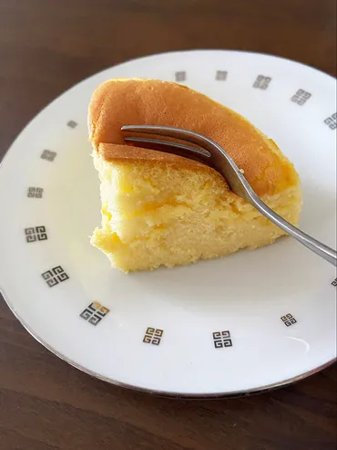 業務スーパーの「台湾カステラ」がこの値段でふわっふわ！冷凍ストックの強みと普通のカステラとの違いを解説