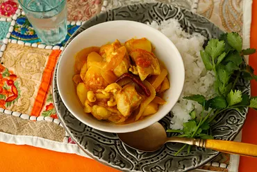 チェッターアールヒン（ミャンマーのチキンカレー）