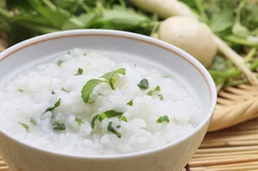 おかゆダイエットは本当に痩せる? 効果とやり方を解説