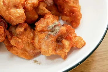 ヤバいこれ!」リュウジ氏が本気で絶賛した゛から揚げ粉゛が激ウマ 完全に店の味だ… – Sirabee