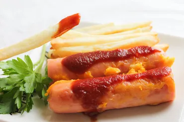 【ギョニソでドイツ料理⁉】ベルリン名物「カリーヴルスト風」に挑戦 味の要な「スパイシーソース」の作り方とは⁉
