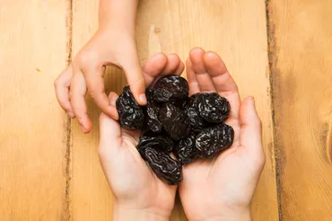 プルーンに含まれる栄養素と正しい食べ方！食べ過ぎには注意 
