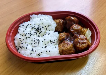 ローソンストア100『だけ弁当』シリーズ、その人気の秘密とは？おかず1つ！ローソンストア100『だけ弁当』シリーズの進化