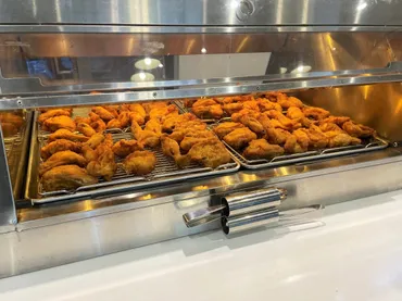 チキンの部位を自由に選べるって最高かよ! KFCをブッフェスタイルで楽しめるレストラン