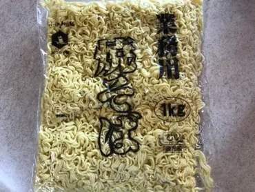 業務スーパーのキャンプ飯はコスパ最強？おすすめ商品を紹介！（焼そば、ピザクラスト、ミートソース）？業務スーパーキャンプ飯：手軽で美味しい厳選3商品