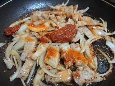 豚肉と玉ねぎのサムジャン炒めでビビンバ!味噌だれサムジャンの簡単レシピも