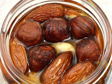 業務スーパーの『4種のナッツのはちみつ漬け』は本当に美味しい？食べ方やアレンジを紹介！業務スーパーで見つけた、ちょっと贅沢なはちみつ漬けの世界