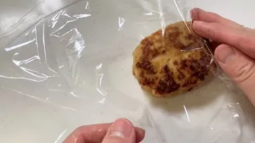 ハンバーグの冷凍での保存方法・日持ちは?タネは焼いてから?解凍の仕方も紹介!