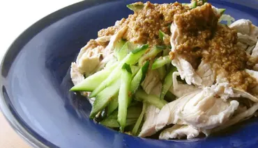 レンジで完成も!たれがおいしい「鶏むね肉のバンバンジー」