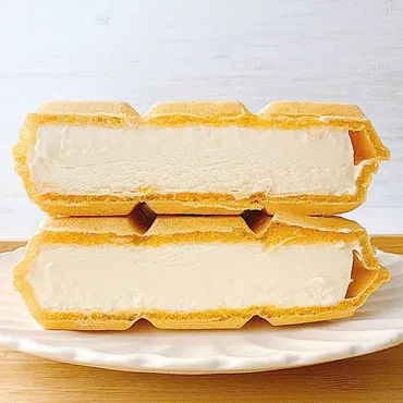 ファミマ】「でかい！うまい！安い！」「食べ応え抜群ッ！」笑っちゃうくらい大きい『激うまアイス』160円とは思えないボリュームなの！《実食レビュー》