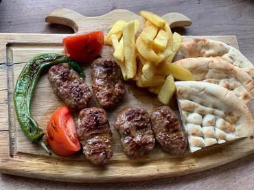 トルコ風ミニハンバーグ「キョフテ（Köfte）」 