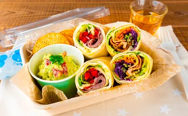 片手で手軽に食べられるトルティーヤ弁当 