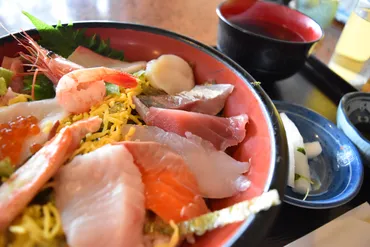 魚山亭】港近くの海鮮料理店!地元民には欠かせない定番のお店