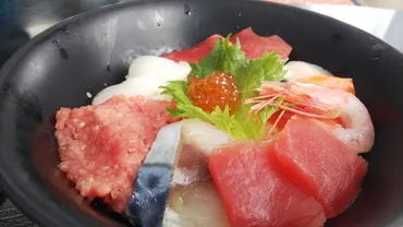 焼津 小川港魚河岸食堂ランチ 丼１番人気海鮮丼 わざわざ行くにはちょっと残念な理由 