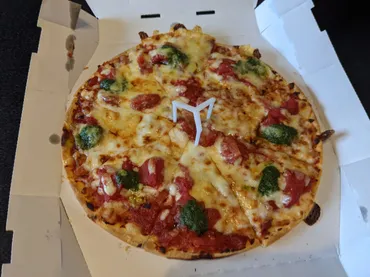 ピザハットのマルゲリータ徹底解剖！カロリーや新商品、キャンペーン情報も？ピザハットのマルゲリータ：こだわりと進化の秘密