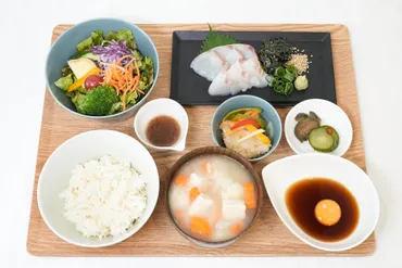 ミシュラン一ツ星「鳥匠いし井」石井吉智氏とグルメ活動家 見冨右衛門が手掛ける六本木「鶏焼き肉 囲」2周年記念！新名物「コラーゲンたっぷり！地鶏白湯鍋 」と「カラダを整える！清湯薬膳鍋」提供開始 