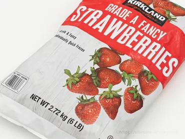 コストコの冷凍イチゴは大粒で爽やかな甘酸っぱさ。お菓子作りに重宝します！