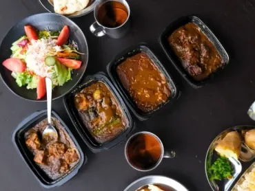 オーベルジーヌの冷凍宅配カレーを実食】小藪さんのすべらないでおなじみ!人気ロケ弁の味は?【作り方】