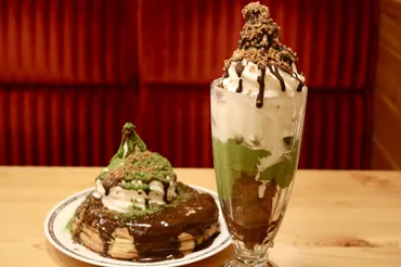 コメダ新作「ブラックモンブラン×祇園辻利」2品を食べ比べ！チョコと抹茶のシロノワールとパフェが登場 