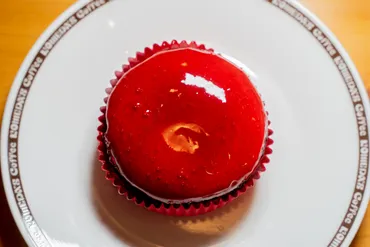 コメダの冬の新しい「季節のケーキ4種」を食べてみた / ケーキ屋ともやり合えるコメダのケーキ