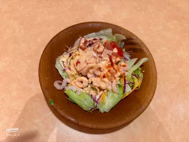 サイゼリヤで味わう小エビのサラダの魅力