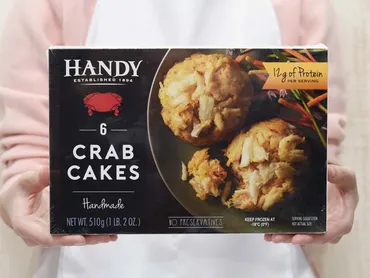 コストコの『クラブケーキ』はカニ肉をたっぷり贅沢に丸めた美味フード