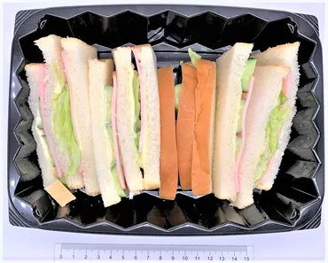 コメダ珈琲店のサンドイッチ徹底解剖！種類やカロリー、テイクアウト情報も？コメダ珈琲店のサンドイッチ、味とボリュームの秘密