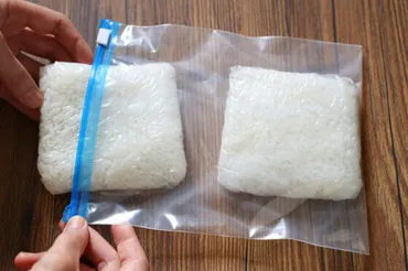 冷凍が一番!ご飯の保存方法。タッパーや容器よりもラップ&袋がおすすめ