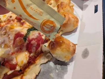 ピザハットのチージーロールとは？実際に食べてみた感想とレビュー！ 