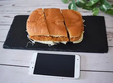 コメダ珈琲】カツパンをテイクアウトしてみた！カロリーや大きさも 