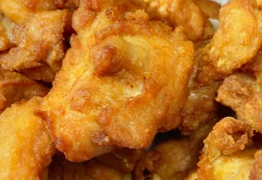 鶏の唐揚げ】コーンスターチだけのカリカリ唐揚げのレシピ!揚げ方と作り方を解説