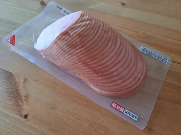 業務スーパーの「ロースハムスライス」は500g入りで肉厚！使い勝手のいいハム3選 