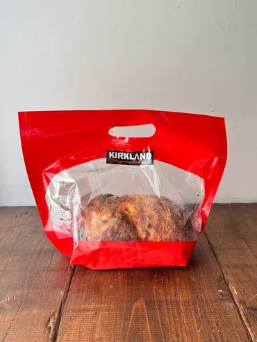 コストコのロティサリーチキン徹底解剖！値段・味・調理法は？（美味しい食べ方解説）コストコの大人気商品！丸鶏ロティサリーチキンの魅力に迫る！